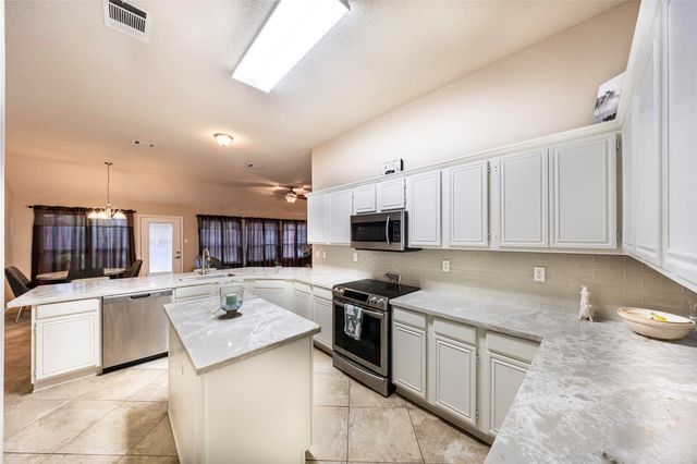 2075 Sunset Lane, Lewisville, TX 75067