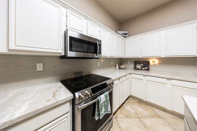 2075 Sunset Lane, Lewisville, TX 75067