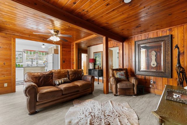 404 34th Ave. S, North Myrtle Beach, SC 29582