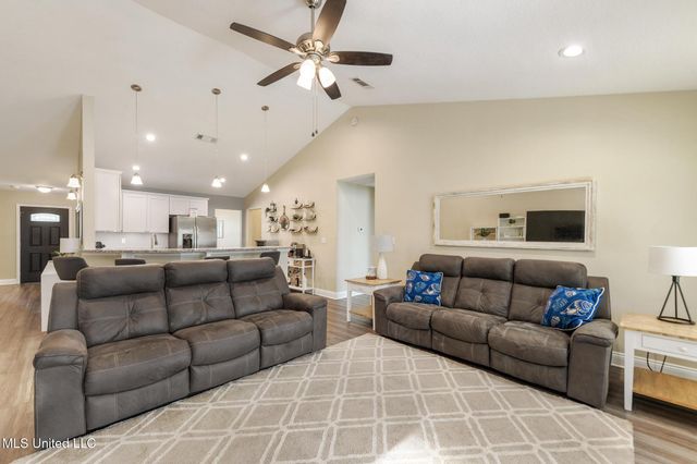 19805 Green Forrest Drive, Pass Christian, MS 39571