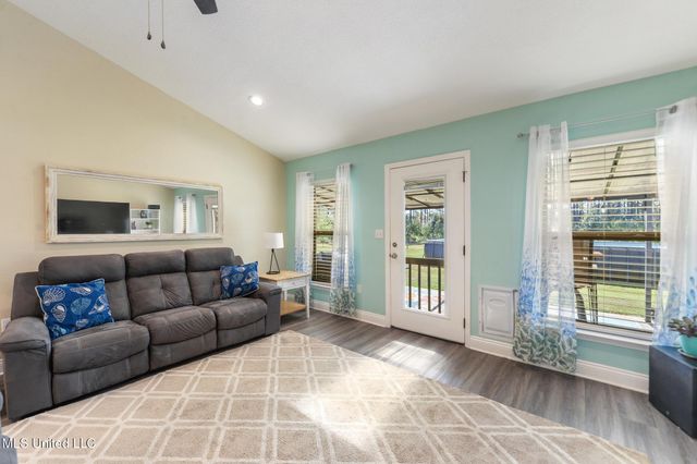 19805 Green Forrest Drive, Pass Christian, MS 39571