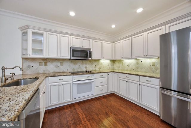 563 GRAMERCY LN, Downingtown, PA 19335