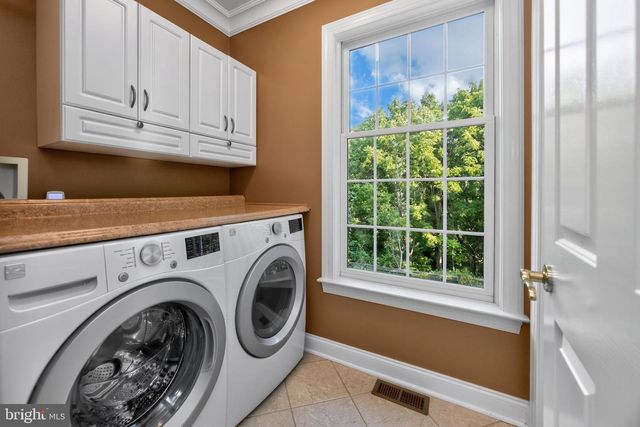563 GRAMERCY LN, Downingtown, PA 19335