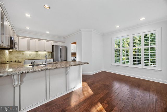 563 GRAMERCY LN, Downingtown, PA 19335