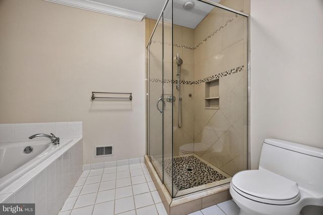 563 GRAMERCY LN, Downingtown, PA 19335