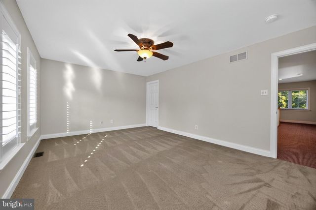 563 GRAMERCY LN, Downingtown, PA 19335