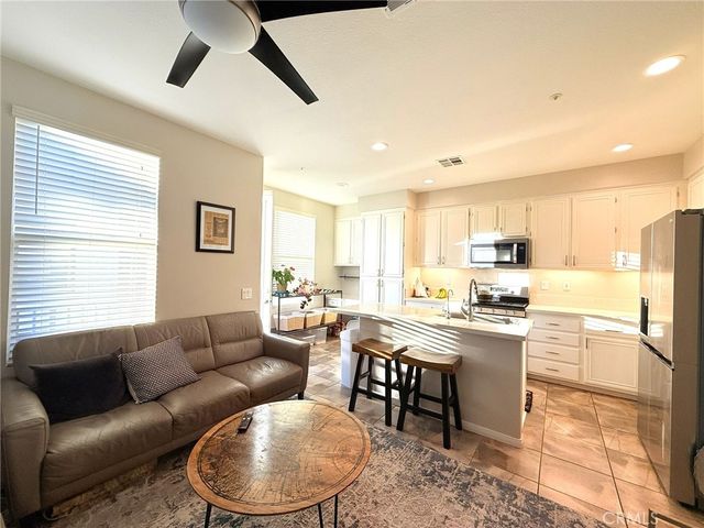 18 Kenilworth Lane 150, Aliso Viejo, CA 92656