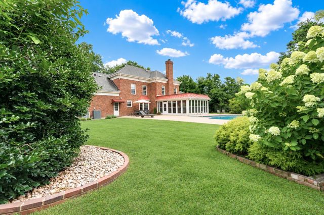 6417 Edinburgh Dr, Nashville, TN 37221