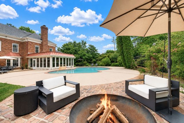 6417 Edinburgh Dr, Nashville, TN 37221