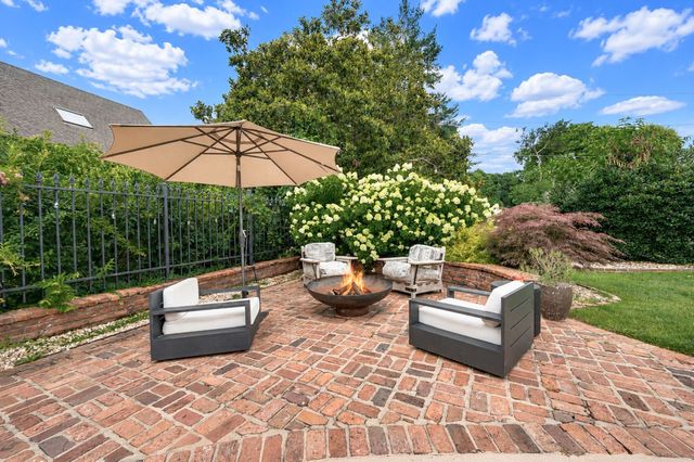6417 Edinburgh Dr, Nashville, TN 37221