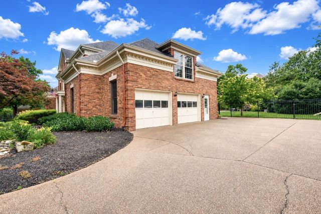 6417 Edinburgh Dr, Nashville, TN 37221