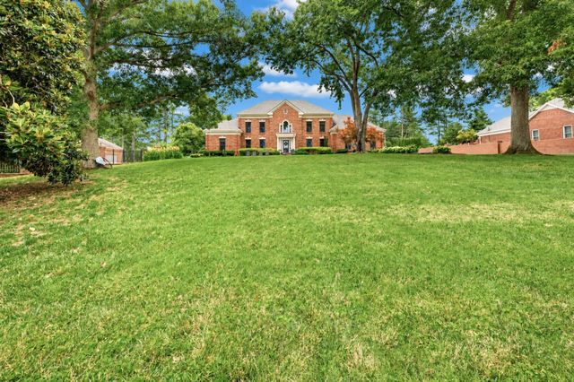 6417 Edinburgh Dr, Nashville, TN 37221