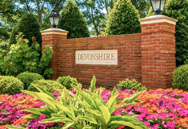 6417 Edinburgh Dr, Nashville, TN 37221