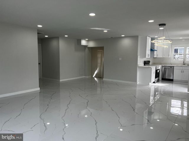 925 PRESTWOOD, Catonsville, MD 21228