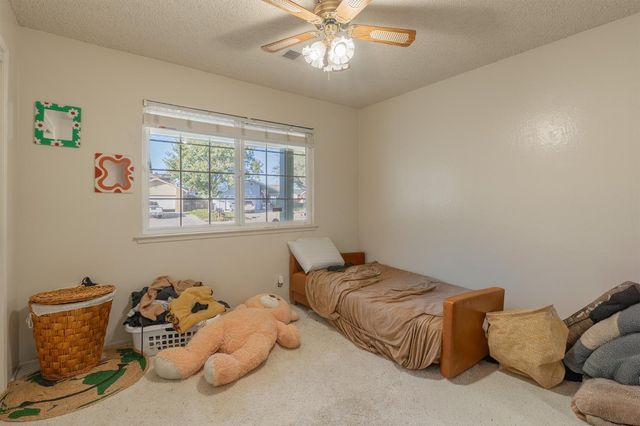 831 Redwood Lane, Lemoore, CA 93245