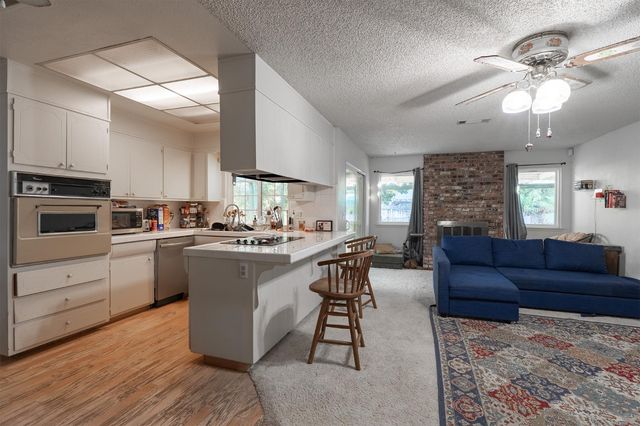 831 Redwood Lane, Lemoore, CA 93245