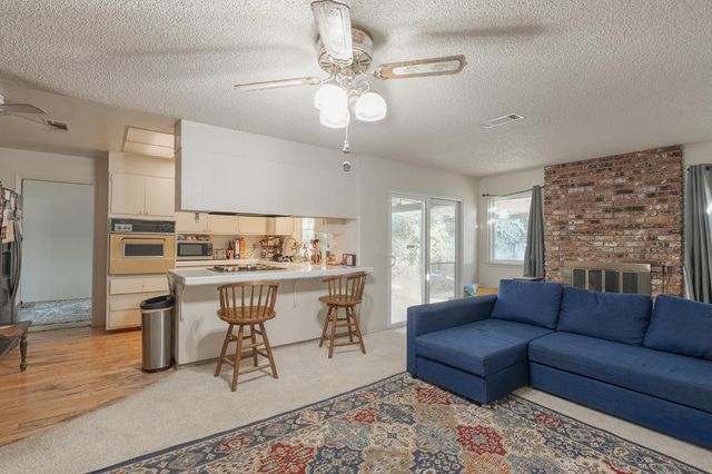 831 Redwood Lane, Lemoore, CA 93245