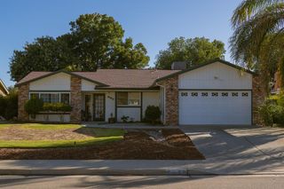 831 Redwood Lane, Lemoore, CA 93245