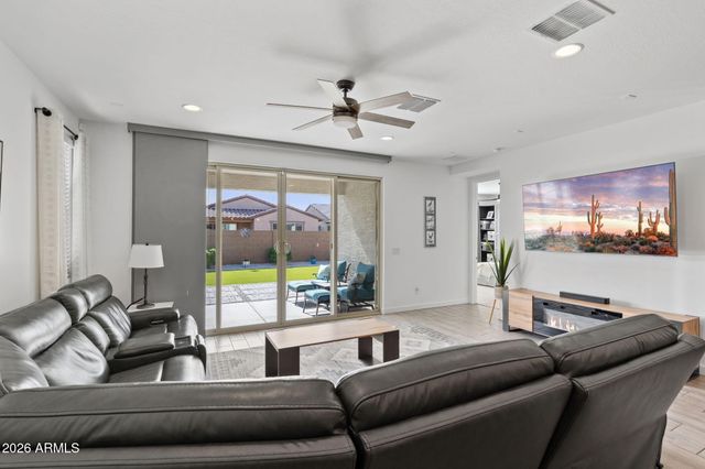 2061 W LONESOME Trail, Phoenix, AZ 85085