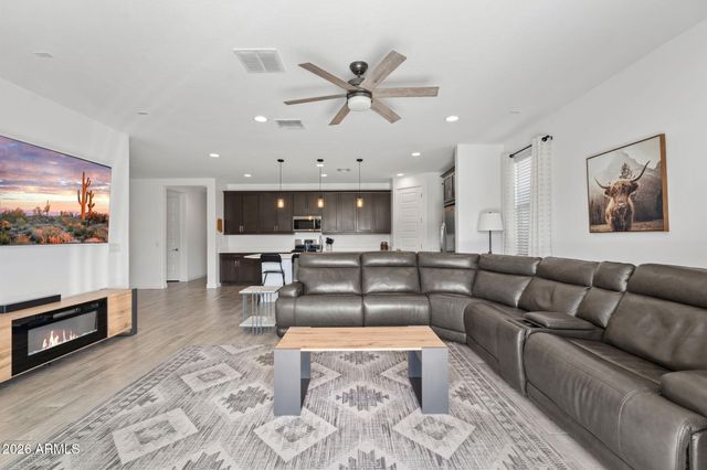 2061 W LONESOME Trail, Phoenix, AZ 85085