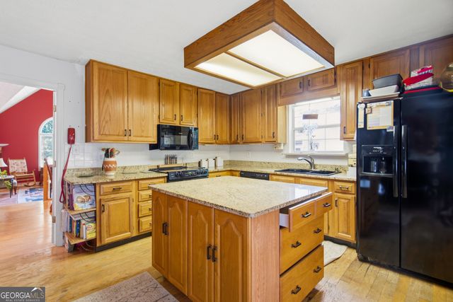 8605 Creekview Court, Douglasville, GA 30135