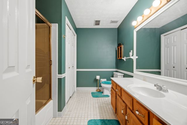 8605 Creekview Court, Douglasville, GA 30135