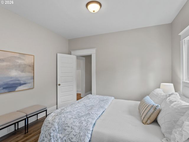 2433 N EMERSON St, Portland, OR 97217