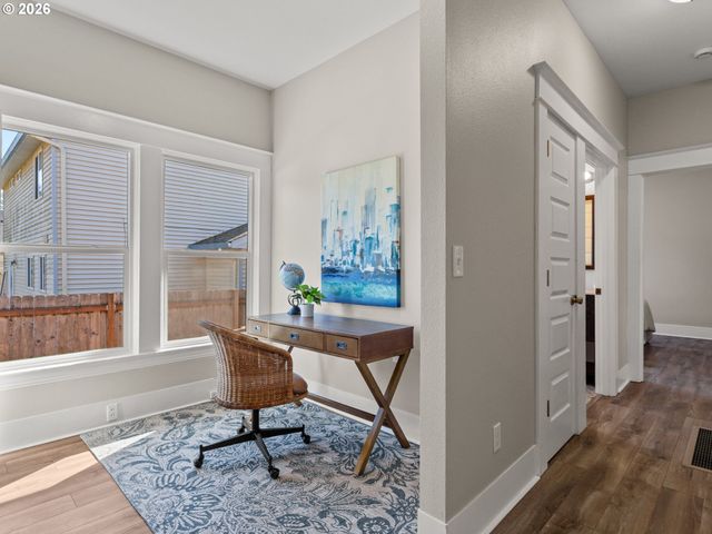2433 N EMERSON St, Portland, OR 97217