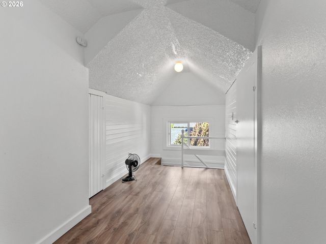 2433 N EMERSON St, Portland, OR 97217