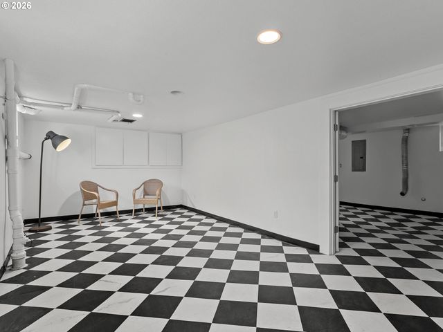 2433 N EMERSON St, Portland, OR 97217
