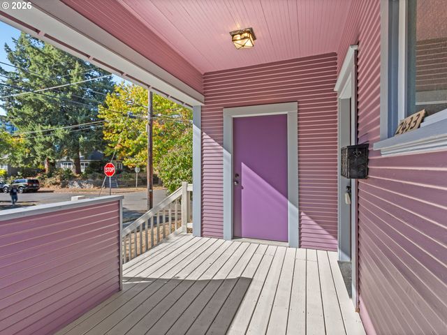 2433 N EMERSON St, Portland, OR 97217