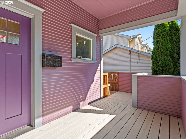 2433 N EMERSON St, Portland, OR 97217