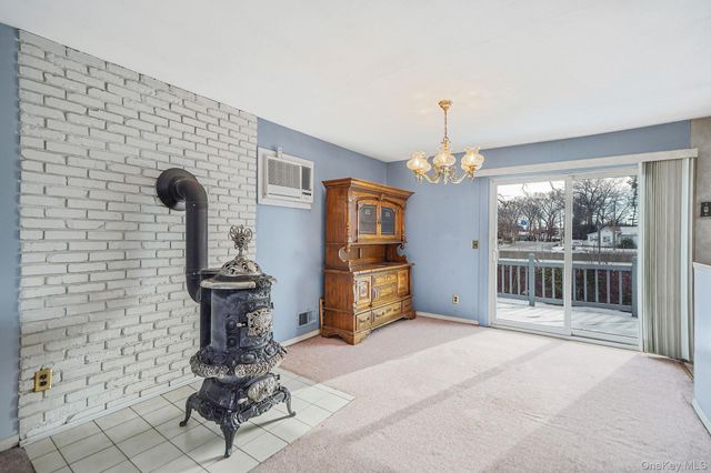 60 Liberty Avenue, North Babylon, NY 11703