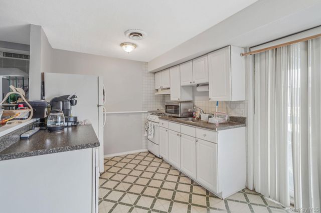 60 Liberty Avenue, North Babylon, NY 11703