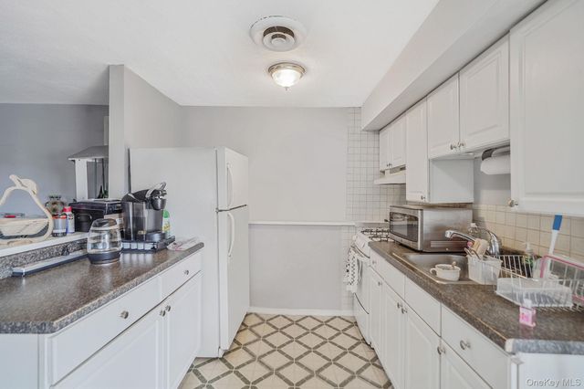 60 Liberty Avenue, North Babylon, NY 11703