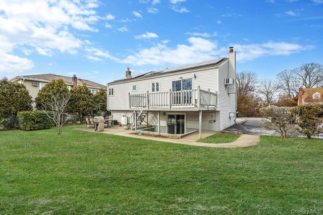 60 Liberty Avenue, North Babylon, NY 11703