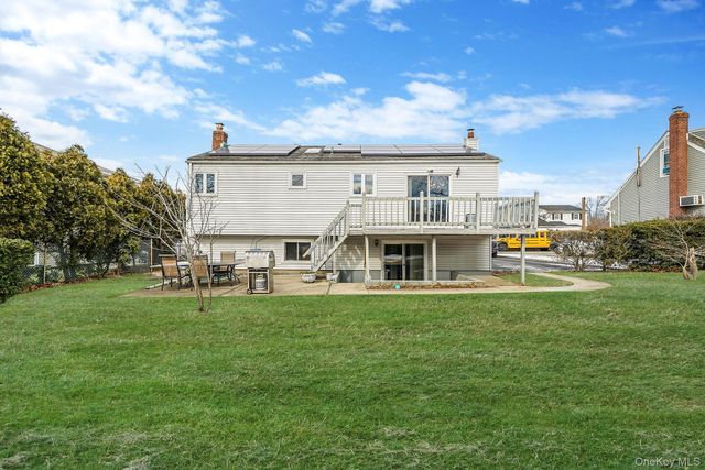 60 Liberty Avenue, North Babylon, NY 11703