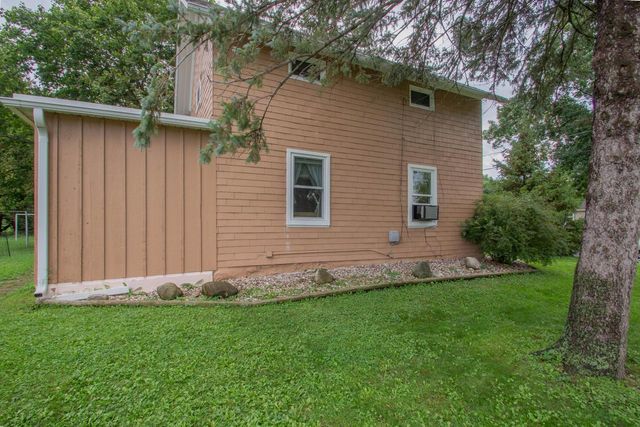 816 W Division STREET, Watertown, WI 53098