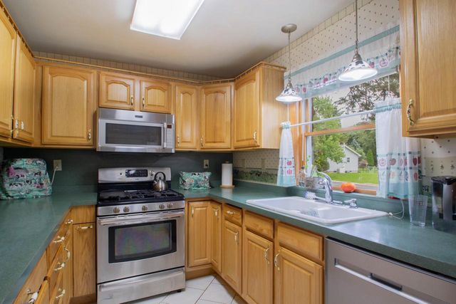 816 W Division STREET, Watertown, WI 53098