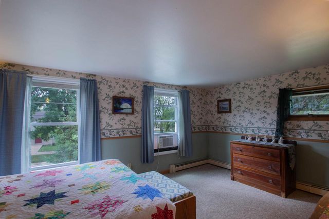 816 W Division STREET, Watertown, WI 53098
