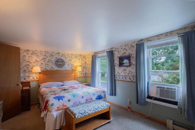 816 W Division STREET, Watertown, WI 53098