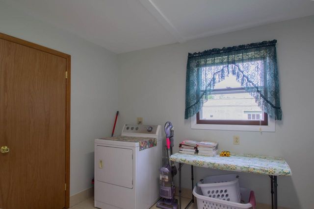 816 W Division STREET, Watertown, WI 53098