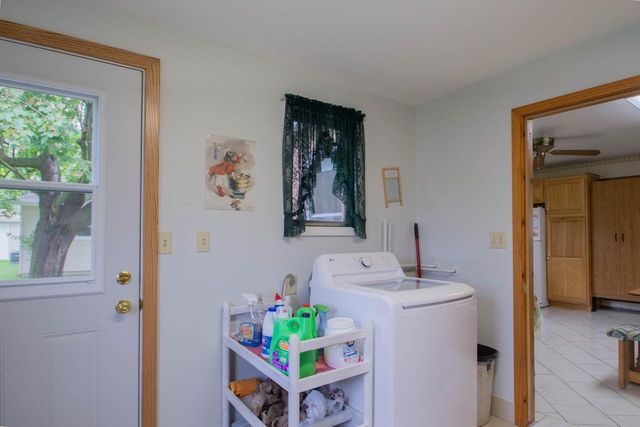 816 W Division STREET, Watertown, WI 53098