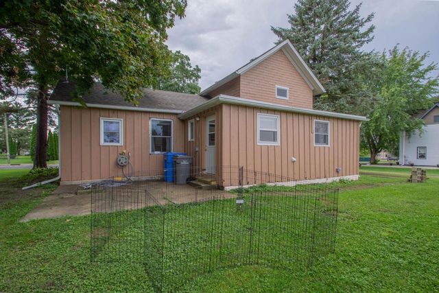 816 W Division STREET, Watertown, WI 53098