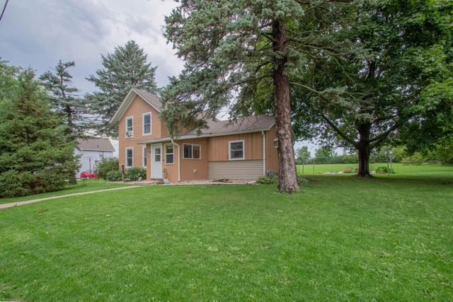 816 W Division STREET, Watertown, WI 53098