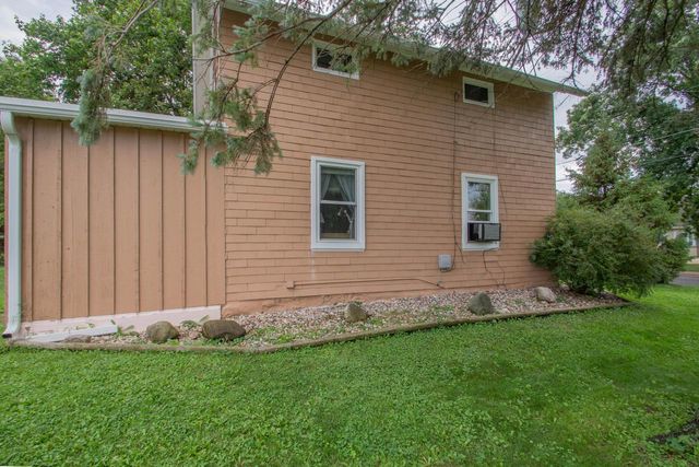 816 W Division STREET, Watertown, WI 53098