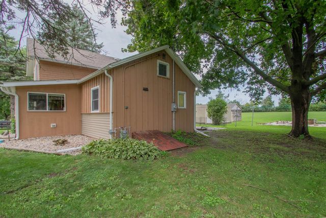 816 W Division STREET, Watertown, WI 53098