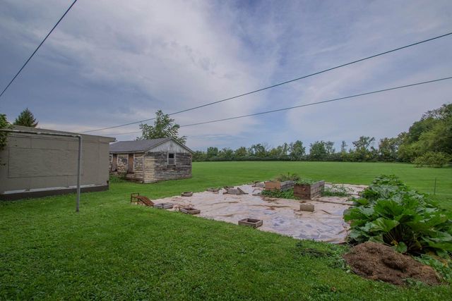 816 W Division STREET, Watertown, WI 53098
