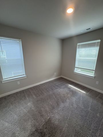 5041 Percival Dr, Gallatin, TN 37066
