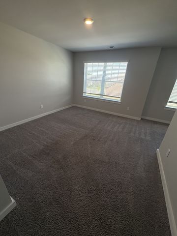 5041 Percival Dr, Gallatin, TN 37066